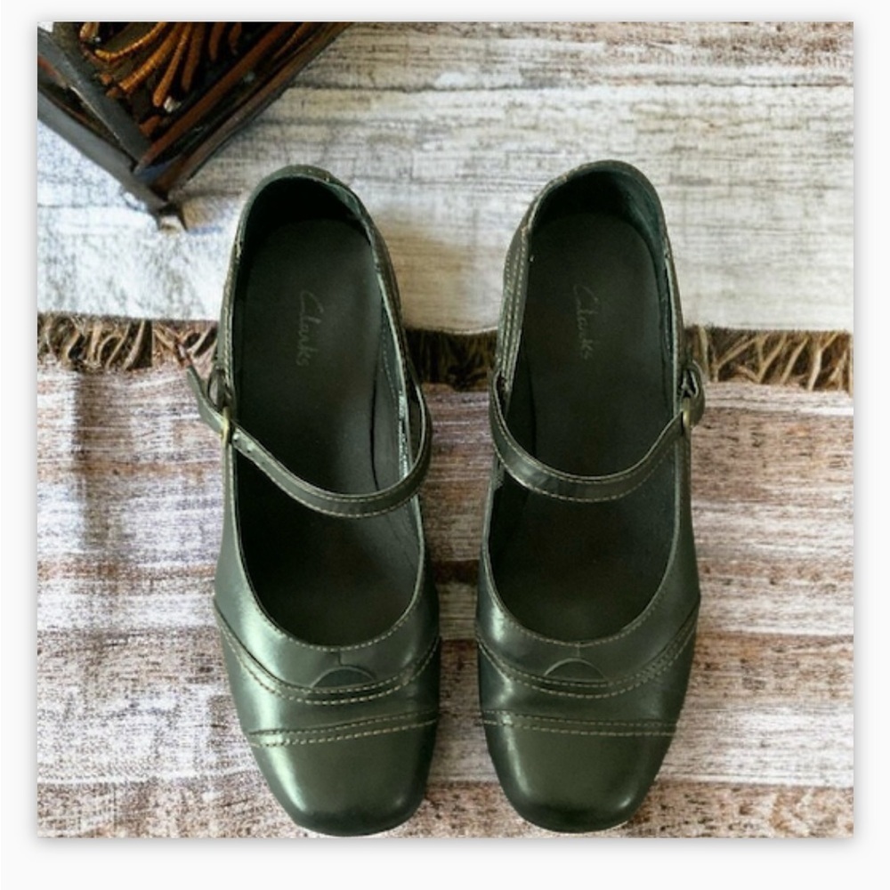 Gorgeous Clarks Genuine leather Black Chunky Wedge Heel Mary Jane Pump -… - Picture 10 of 14